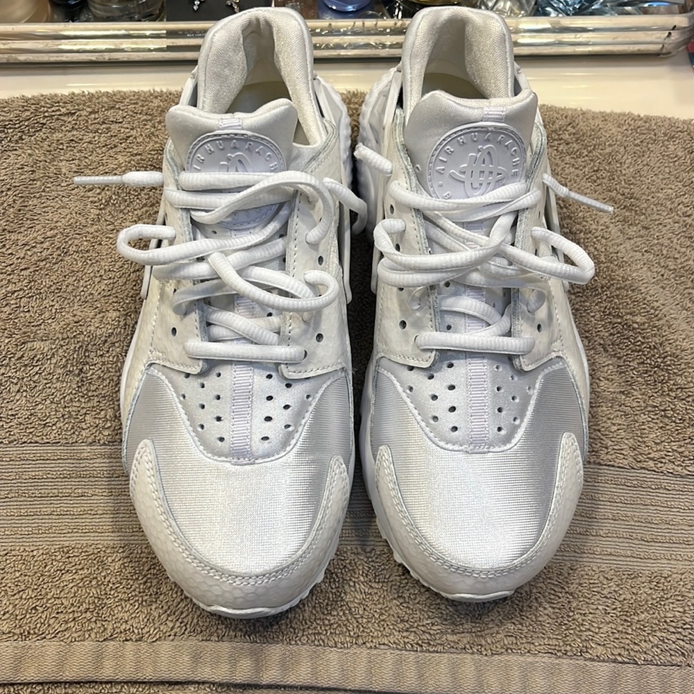 AIR HUARACHE by NIKE